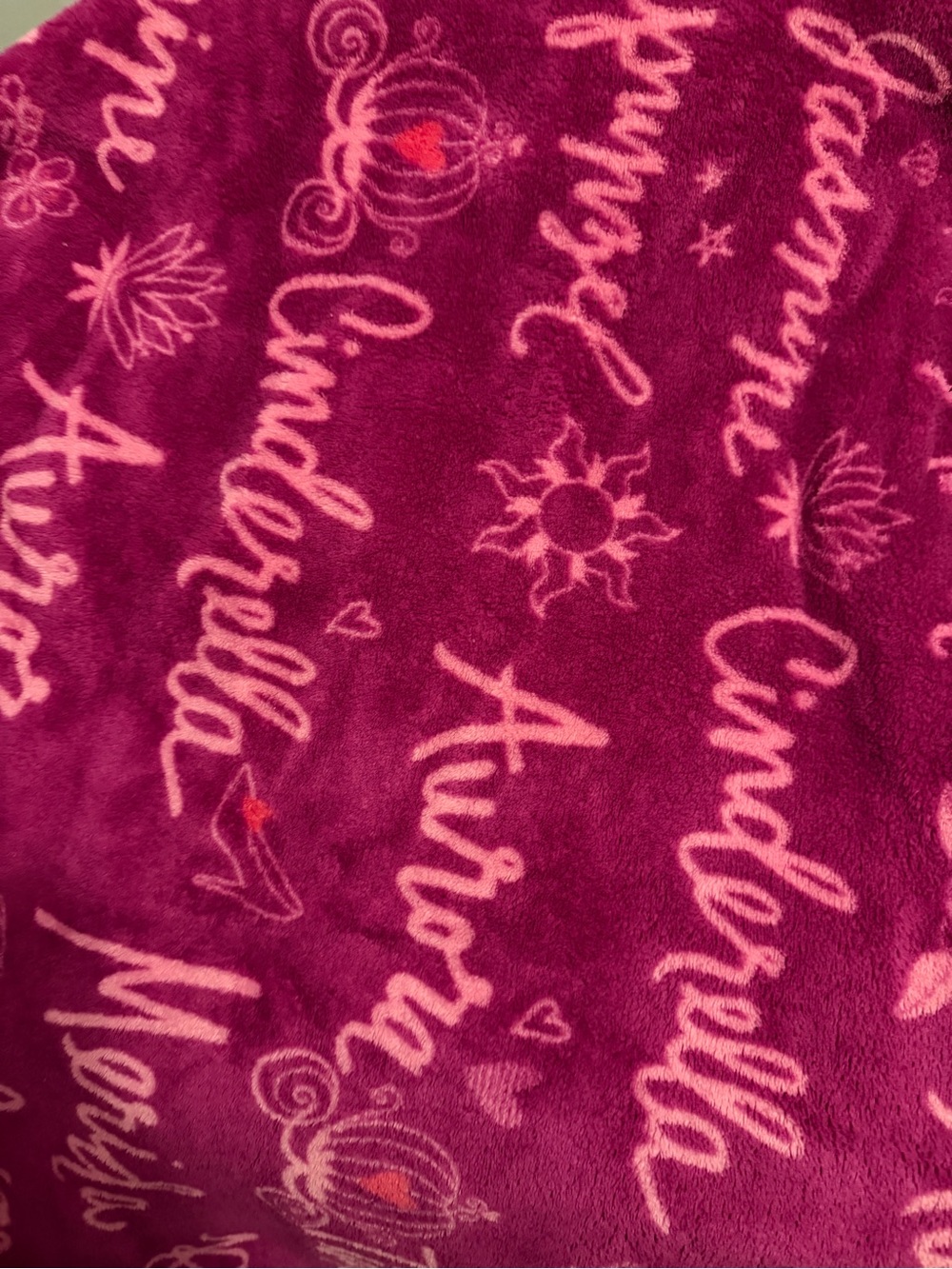 Disney Kids Plush blanket in Deep Magenta with Pink Script